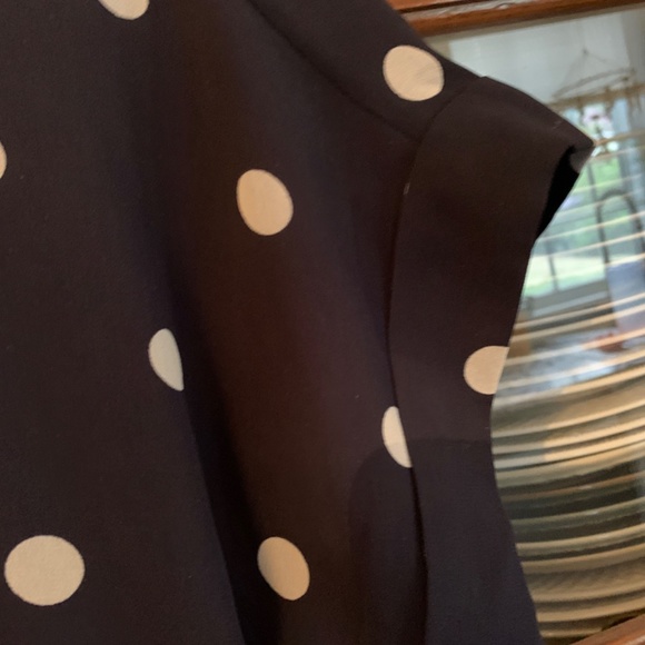 Banana republic cuffed sleeve sheer with lining polka blouse. Worn once - Picture 3 of 4